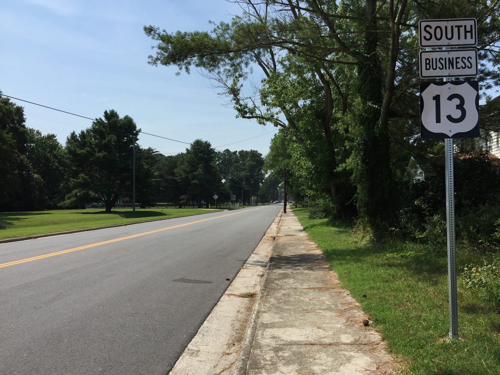 2017-07-12 11 00 43 View south along U.S. Route 13 Business (Bayside Road) at U.S. Route 13 (Lankford Highway) in Cheriton, Northampton County, Virginia